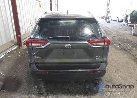 2024 Toyota Rav4 Xle/Xle Premium z USA, uszkodzony, nr VIN 2T3P1RFV3RC410627